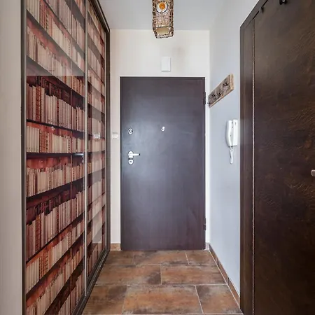 Klobucka Urban Jungle Studio Apartment Warsaw
