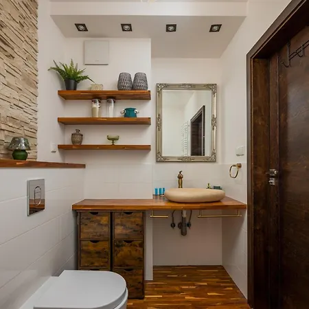 Apartment Klobucka Urban Jungle Studio Warschau