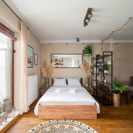 Apartment Klobucka Urban Jungle Studio